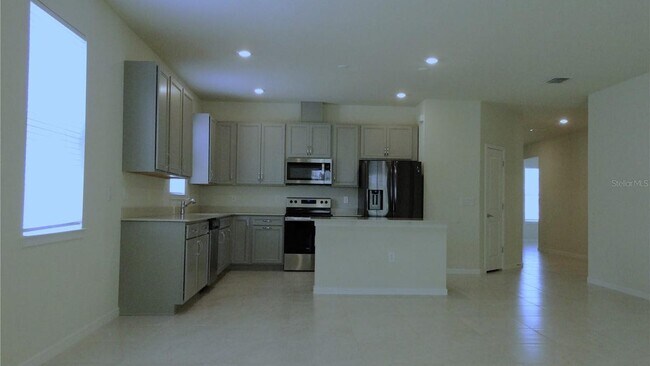Building Photo - 7641 Syracuse Dr