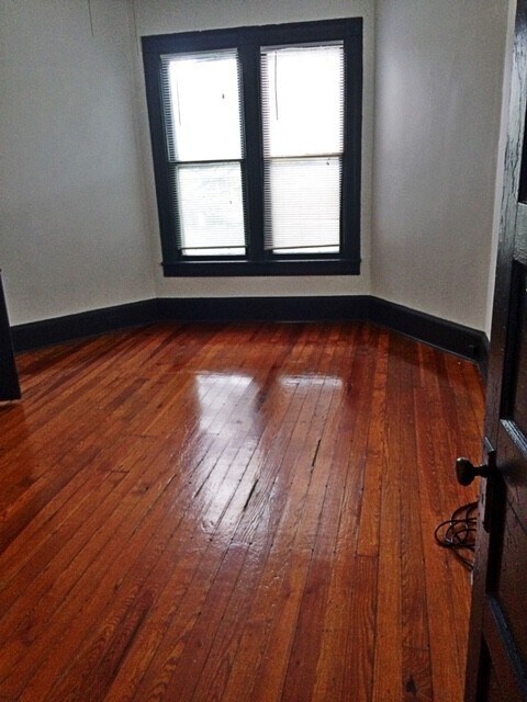Building Photo - 500 S Mendenhall St