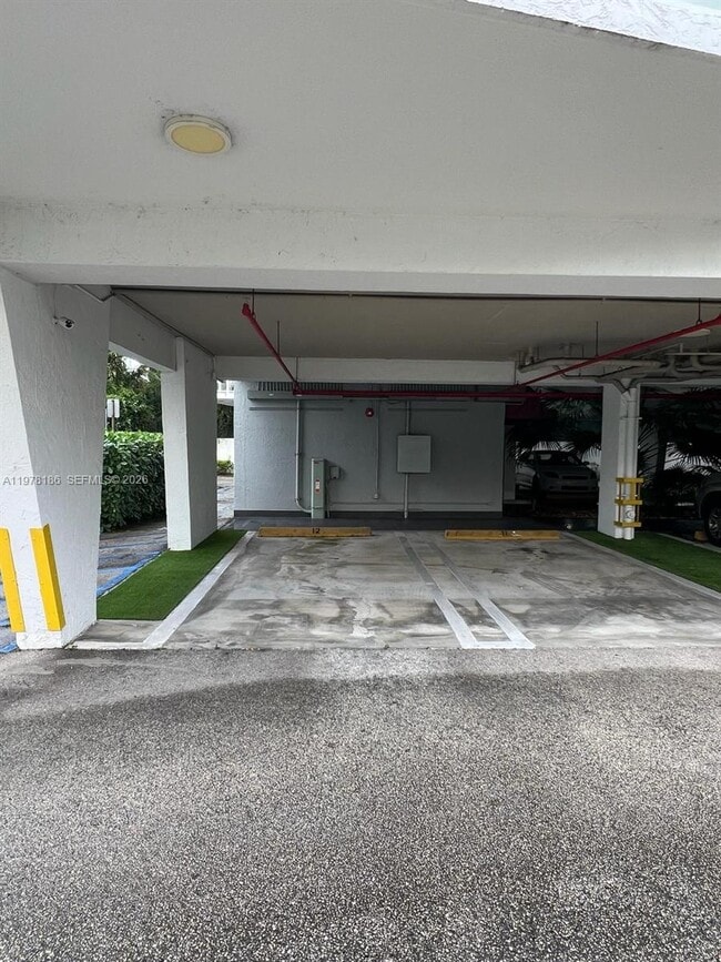 Building Photo - 1650 Brickell Ave