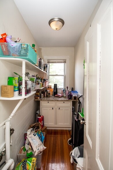 Building Photo - 66 Chestnut St