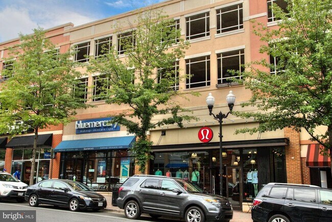 Building Photo - 1021 N Garfield St