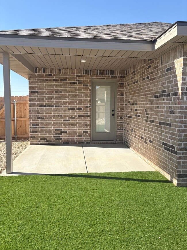 Building Photo - 2124 Langford Ave