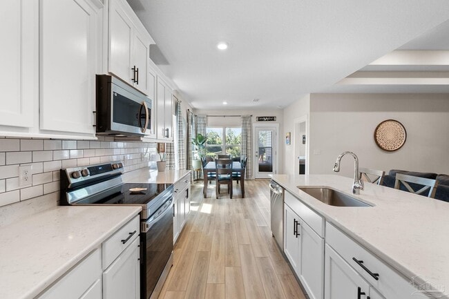 Building Photo - 249 Camellia Dr