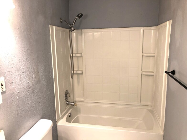 Building Photo - 1341 Oahu St