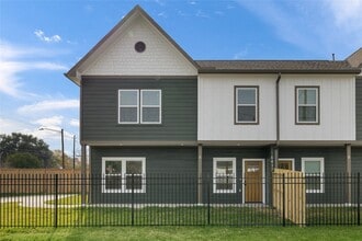 Building Photo - 6417 Eastland St