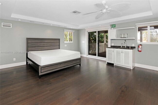 Building Photo - 1108 Washington St