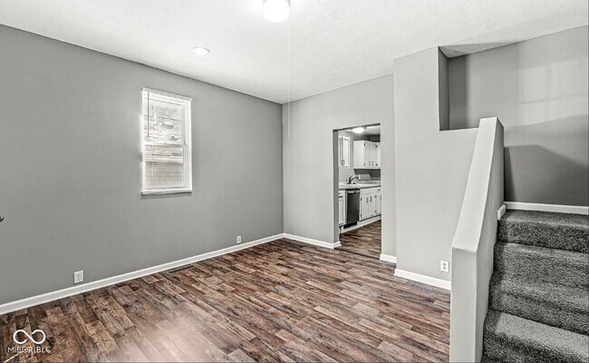 Building Photo - 841 Birch Ave