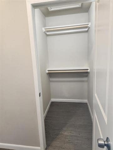 Building Photo - 511 Oakwood Ln