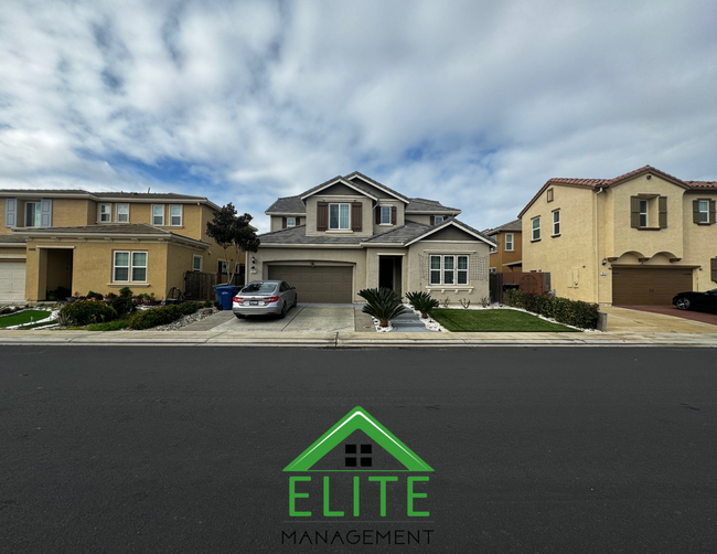 Building Photo - **IDEAL FOR TWO FAMILIES WITH AFFORDABLE P...