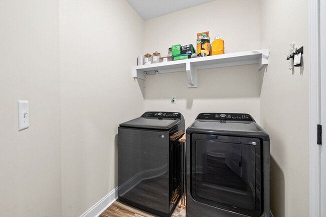 Building Photo - Gorgeous 3 Bedroom Pet Friendly Home For Rent in Pleasant View