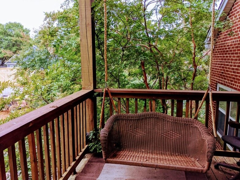 front porch - 900 N Ivy St