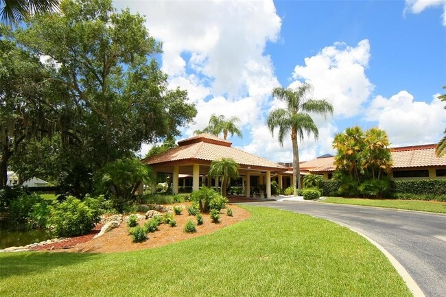 Building Photo - 5728 Doral Dr