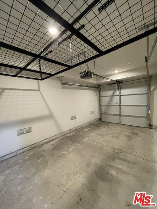 Building Photo - 5733 1/2 Fulcher Ave