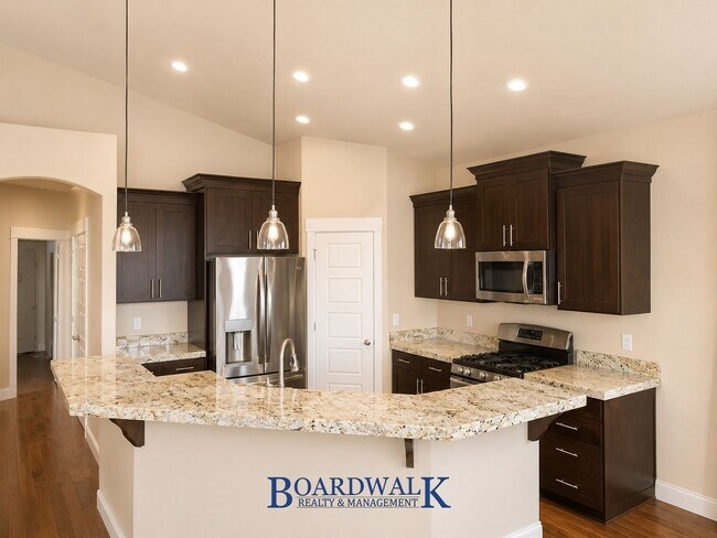 Building Photo - 793 Valley View Way