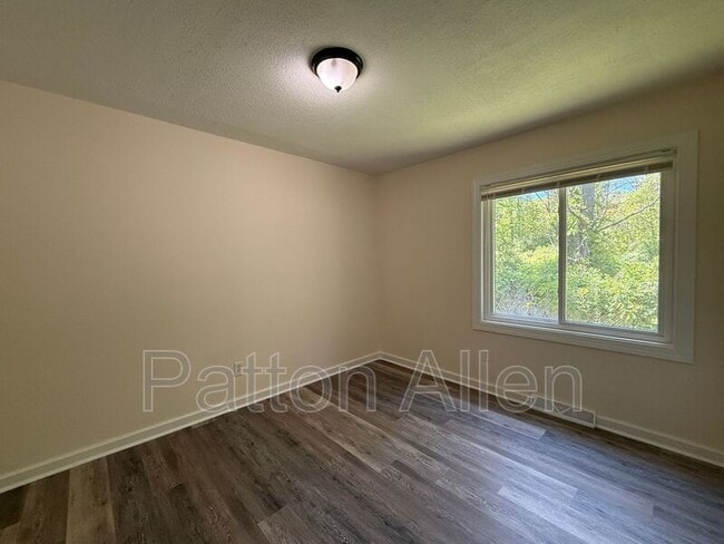 Building Photo - 55 Dawnwood Cir