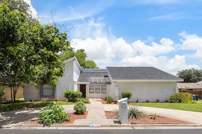 Building Photo - 312 Xanthisma Ave