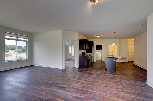 Building Photo - w171s7404 Lannon Dr