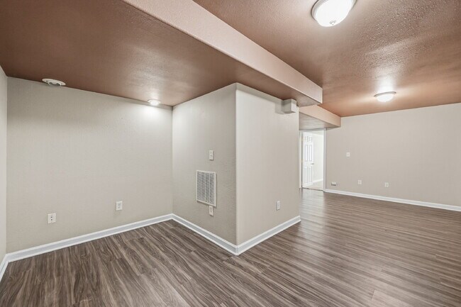 Building Photo - $2,620.95 with $300 off the first month's rent, 5 Beds - 3.5 Bath, Single Family Home in Colorado...