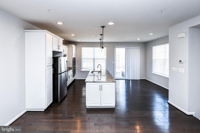 Building Photo - 608 Parkside Pl NE