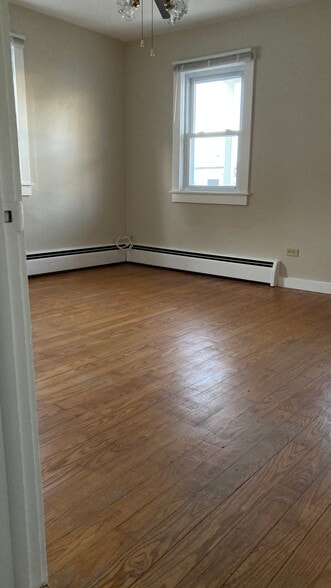 Building Photo - 18 Hancox St