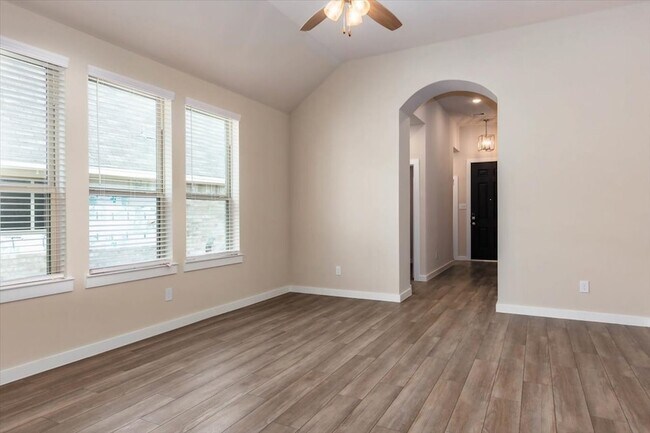 Building Photo - 5063 Hazel Orch Dr