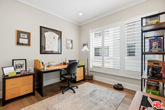 Building Photo - 12775 Bluff Creek Dr
