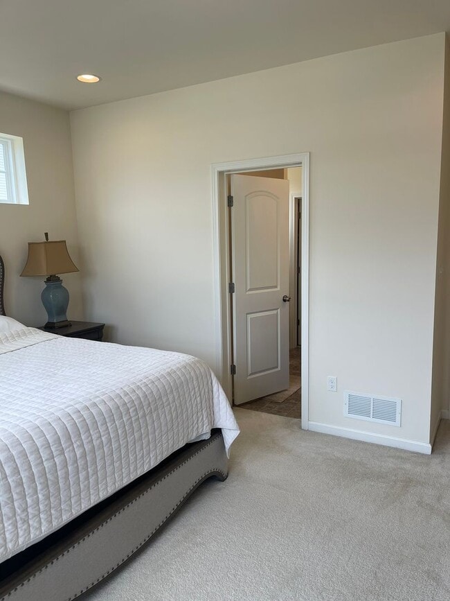 Building Photo - COMING SOON - HYETTS CROSSING
