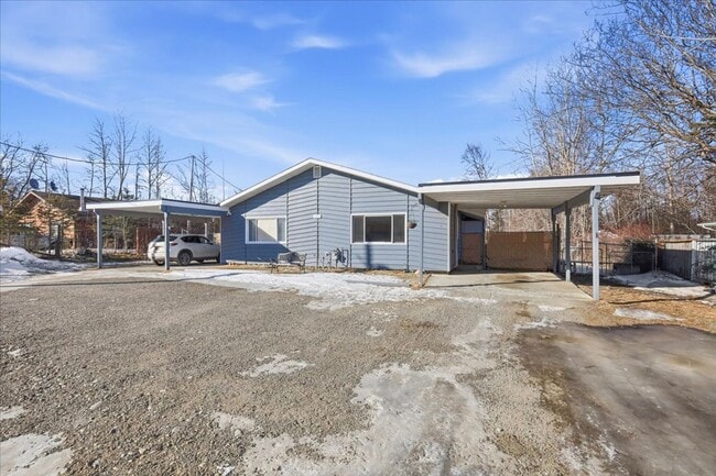 Building Photo - 900 N Wesglenn Cir