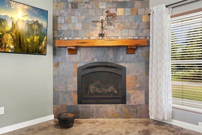 Building Photo - 421 Sweetbough St