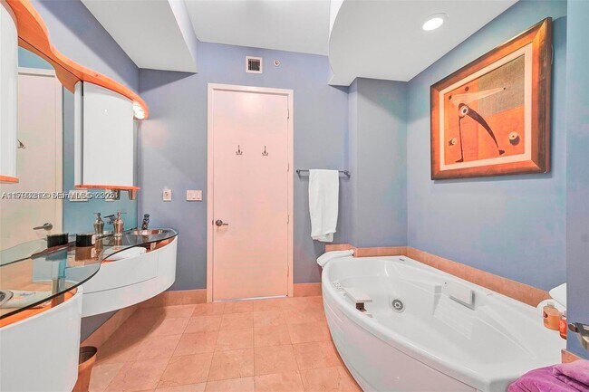 Building Photo - 18101 Collins Ave