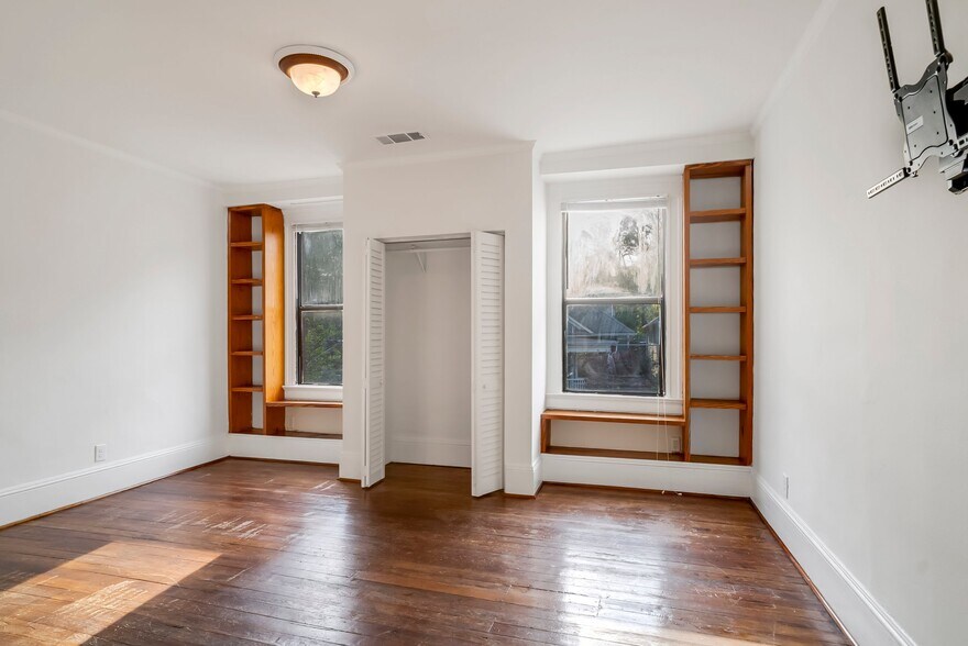 Building Photo - 740 Oakland Ave SE