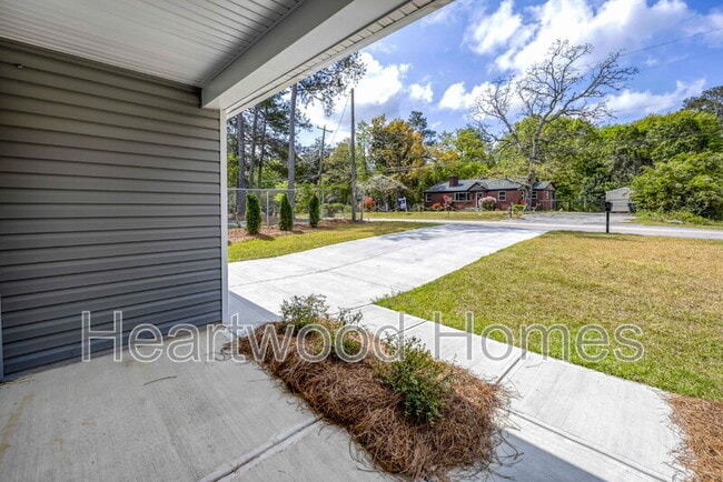 Building Photo - 6640 Satchelford Rd