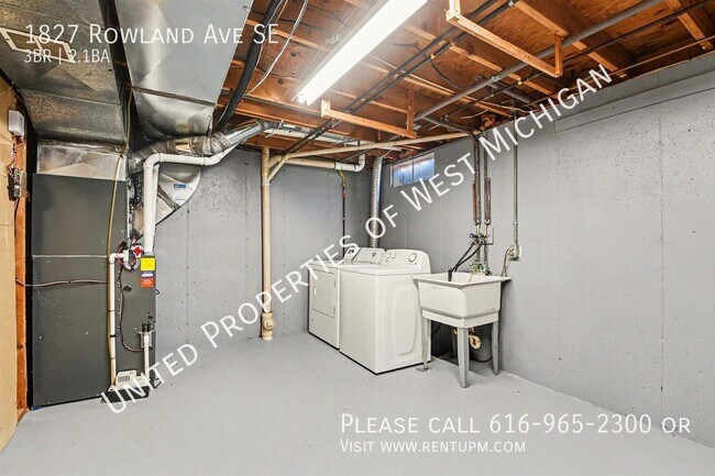 Building Photo - 1827 Rowland Ave SE