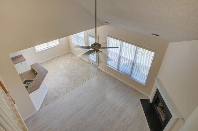 Building Photo - 533 Tribeca Dr