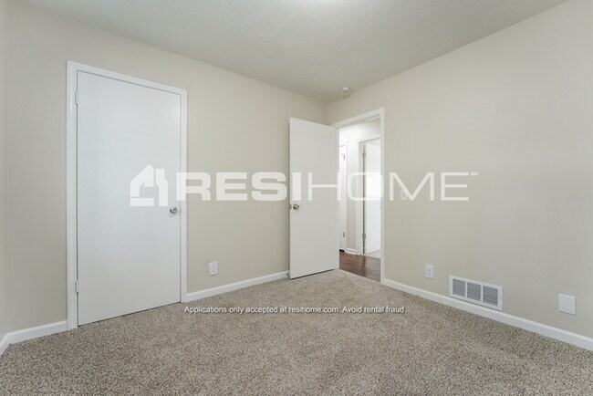 Building Photo - 1763 Stag Dr NW