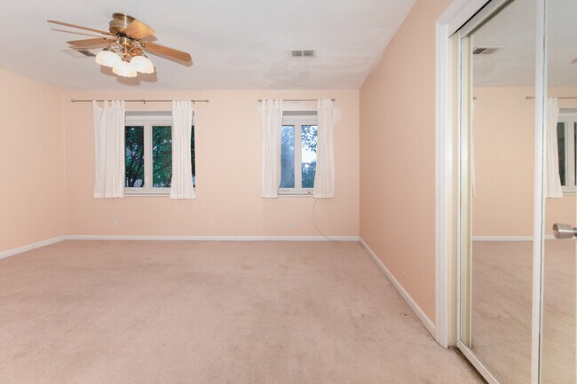 Extra wide window sills with view of courtyard are great for curling-up with a book or laptop! - 8508 Canterbury Sq E