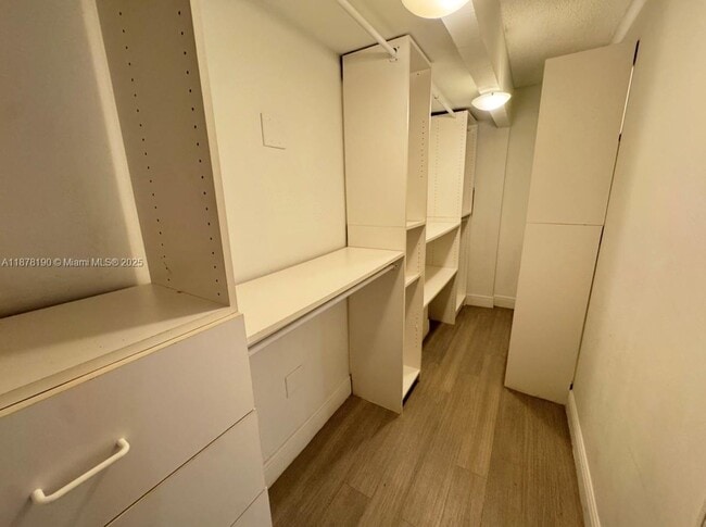 Building Photo - 2201 Brickell Ave