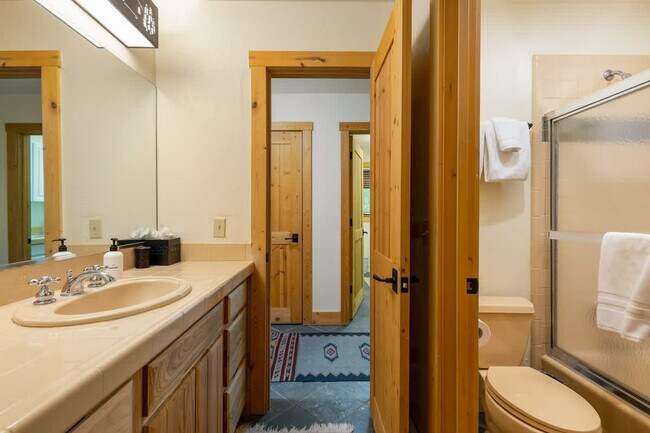 Building Photo - 929 American Way