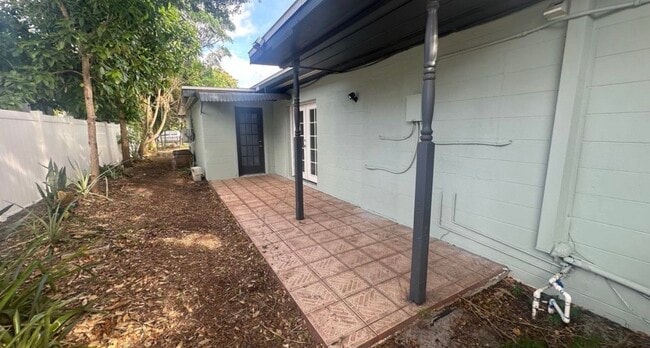 Building Photo - 974 Jamajo Blvd