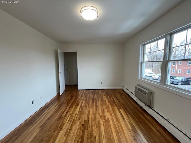 Building Photo - 96 Shore Rd