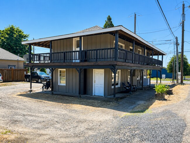 Building Photo - 205 E Main St