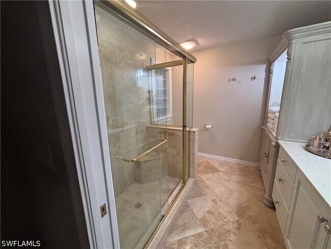 Building Photo - 1156 Oakes Blvd