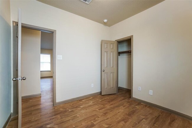 Building Photo - 2422 Jonahs Wy