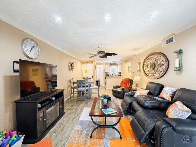 Building Photo - 12100 Melville Dr