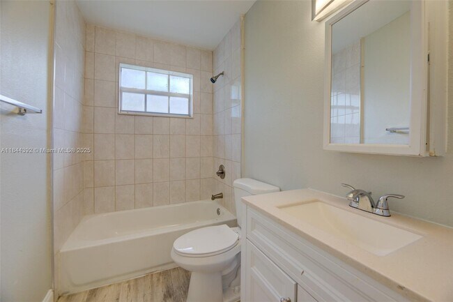 Building Photo - 1224 NE 2nd Ave