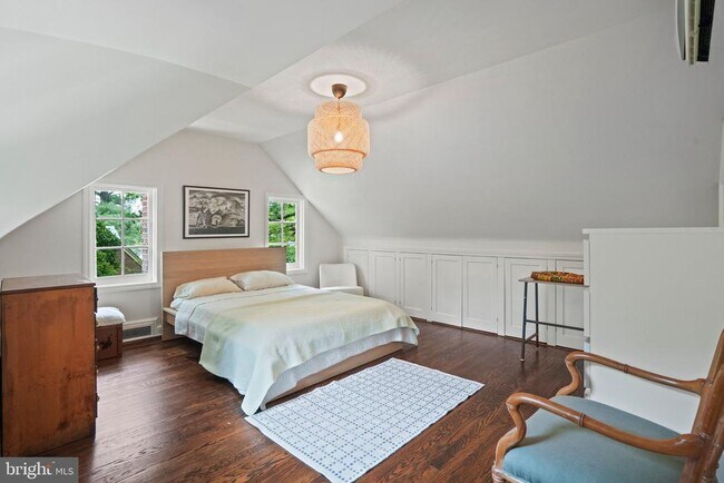 Building Photo - 5320 Albemarle St