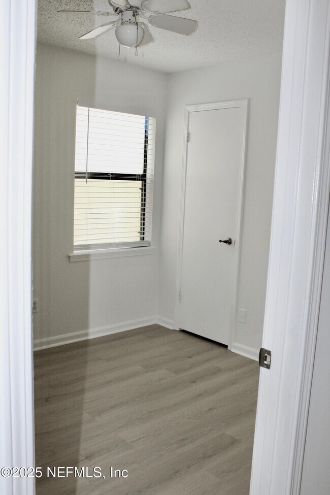 Building Photo - 12627 Enchanted Hollow Dr