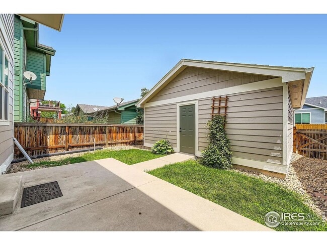 Building Photo - 300 Riverview Ct