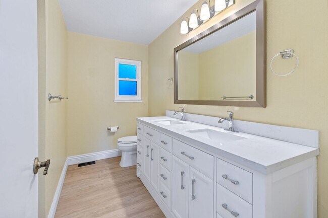 Building Photo - Browns Valley 3 bed 2 bath home