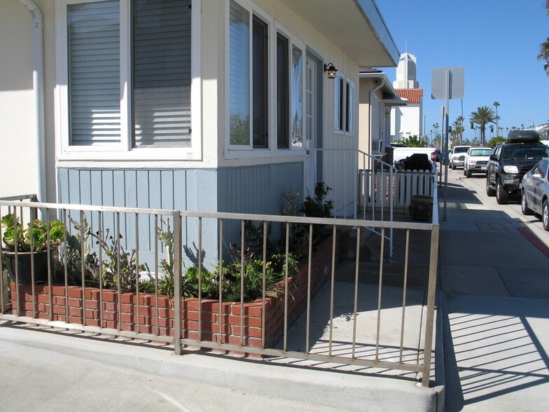 Building Photo - 1401 W Balboa Blvd